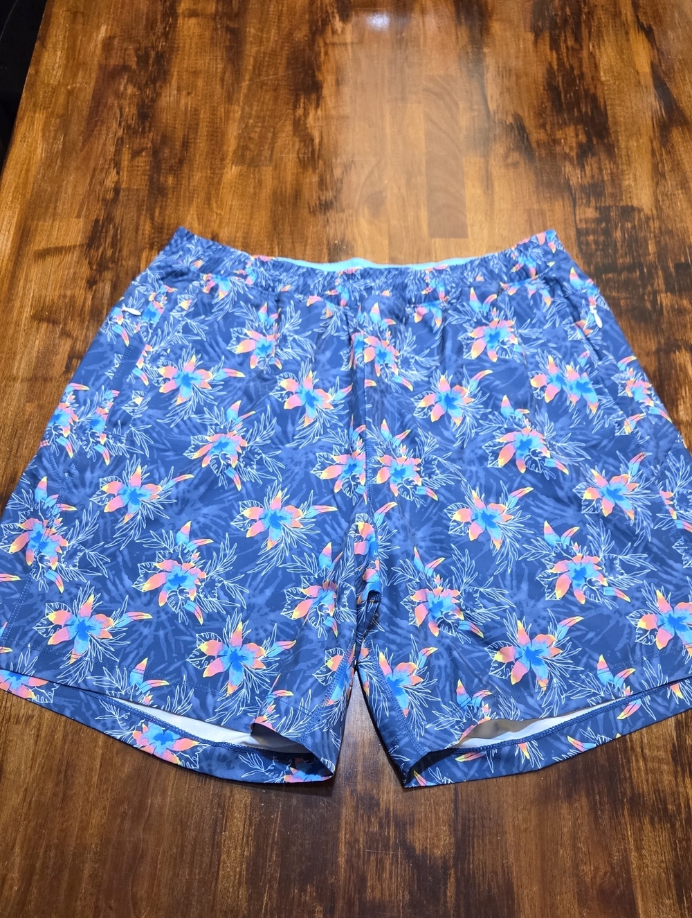 Birddogs 9" Shorts with Built In Liner Floral Print Men’s Sz XXL Blue Costal Gym